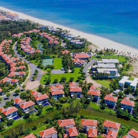 Deluxe Beach Villas By Danatrip Da Nang Exteriör bild