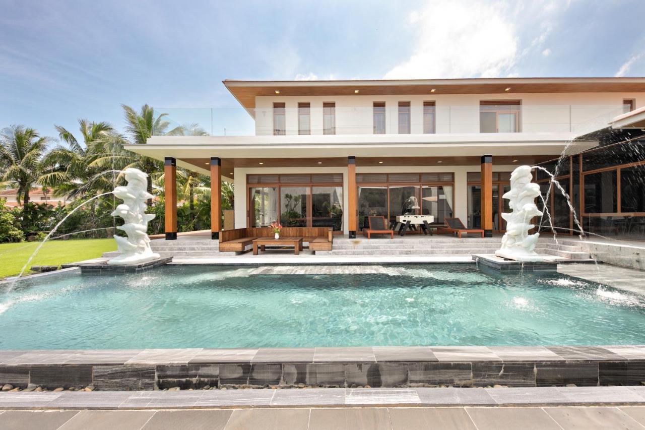 Deluxe Beach Villas By Danatrip Da Nang Exteriör bild