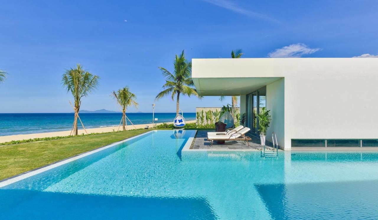 Deluxe Beach Villas By Danatrip Da Nang Exteriör bild