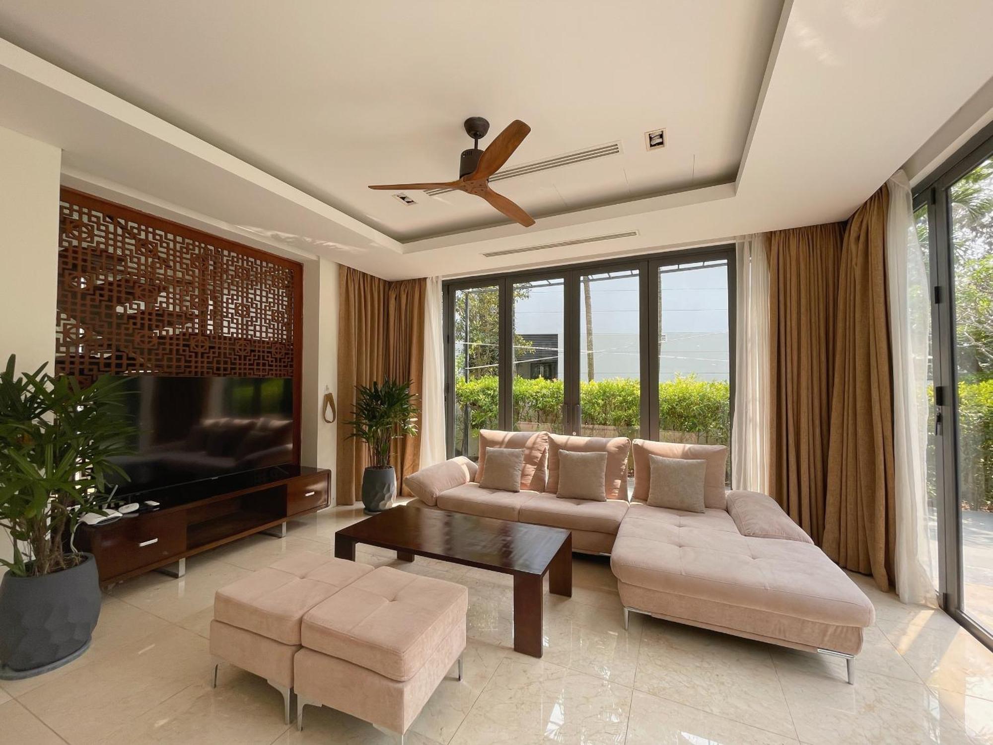 Deluxe Beach Villas By Danatrip Da Nang Exteriör bild