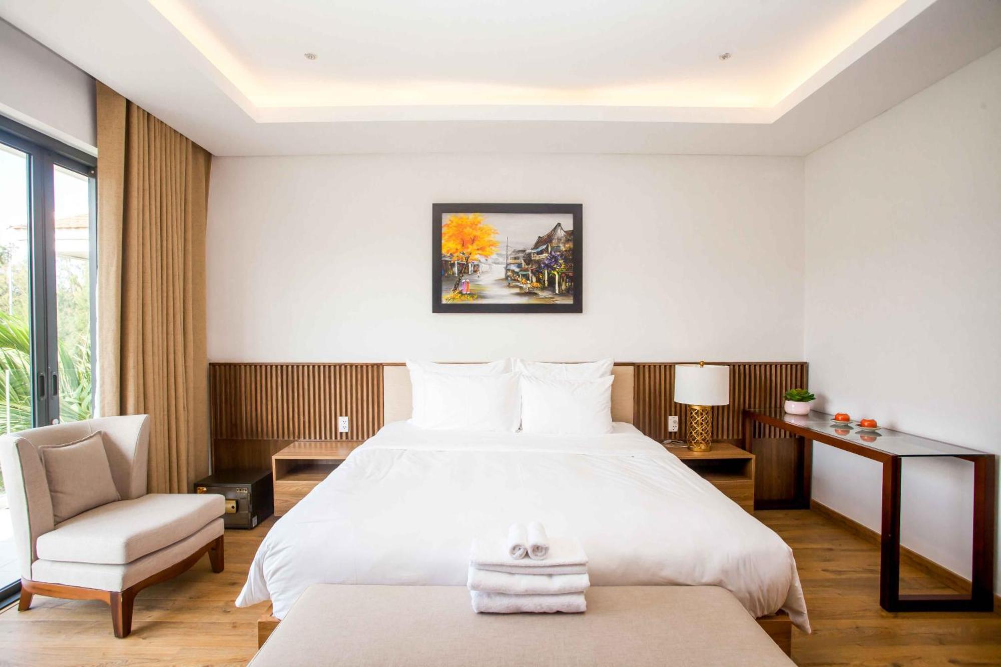 Deluxe Beach Villas By Danatrip Da Nang Rum bild