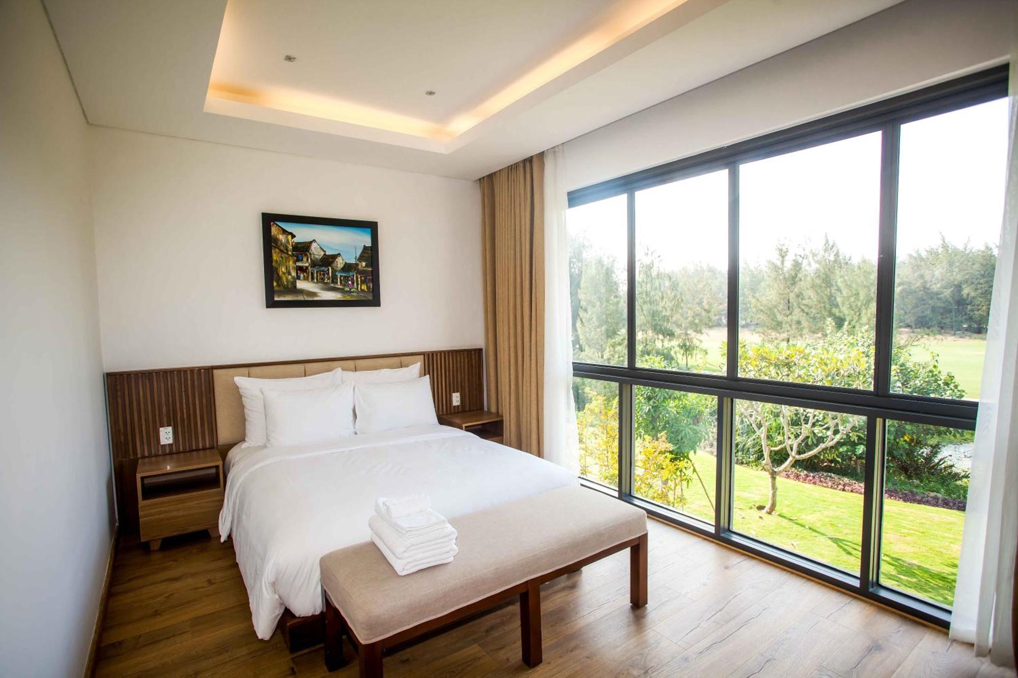 Deluxe Beach Villas By Danatrip Da Nang Exteriör bild