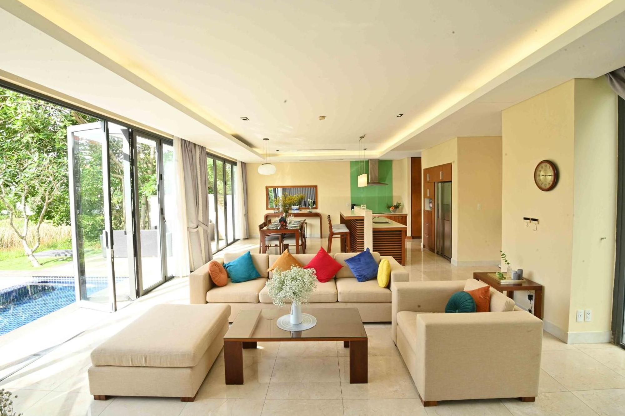 Deluxe Beach Villas By Danatrip Da Nang Rum bild