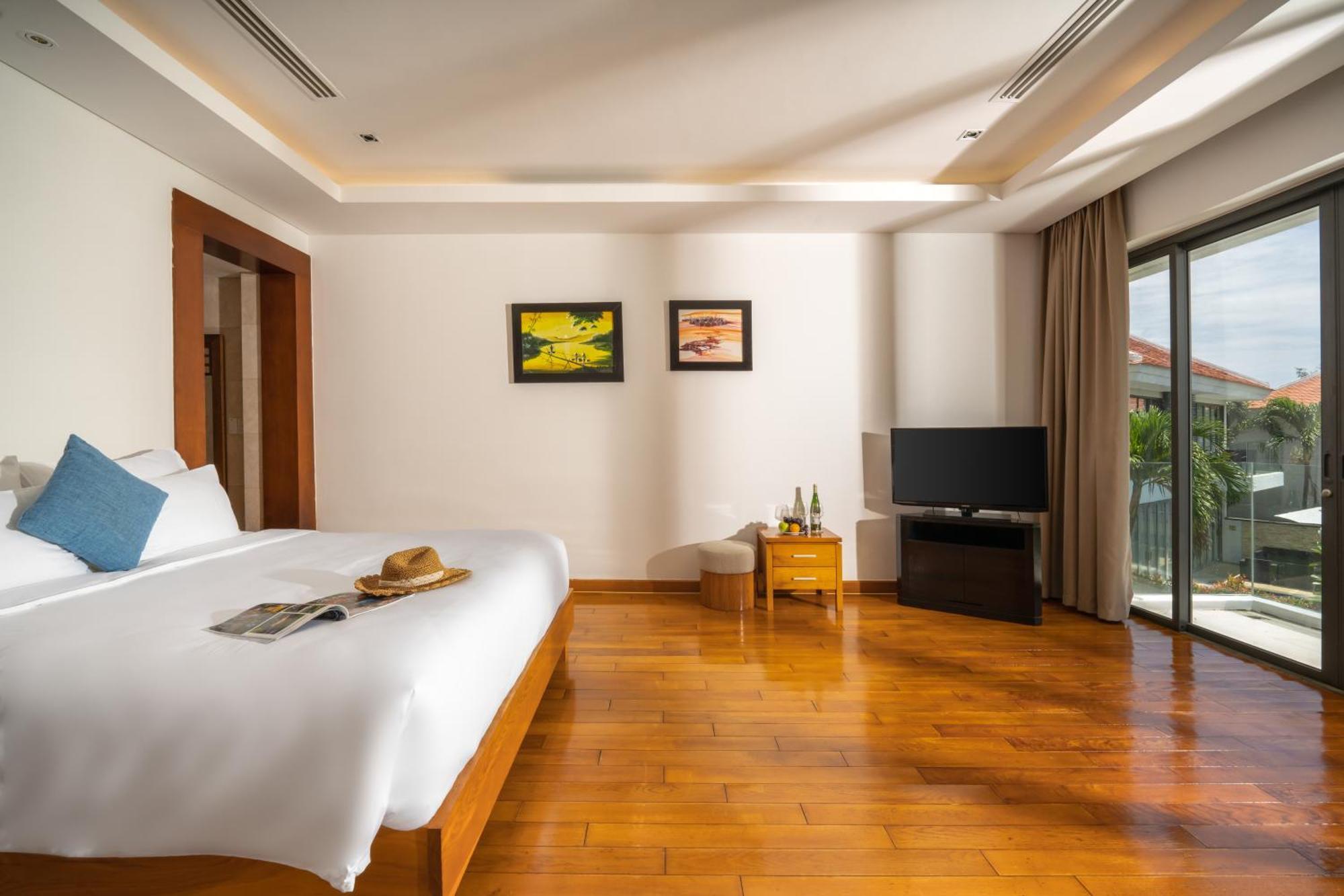 Deluxe Beach Villas By Danatrip Da Nang Rum bild