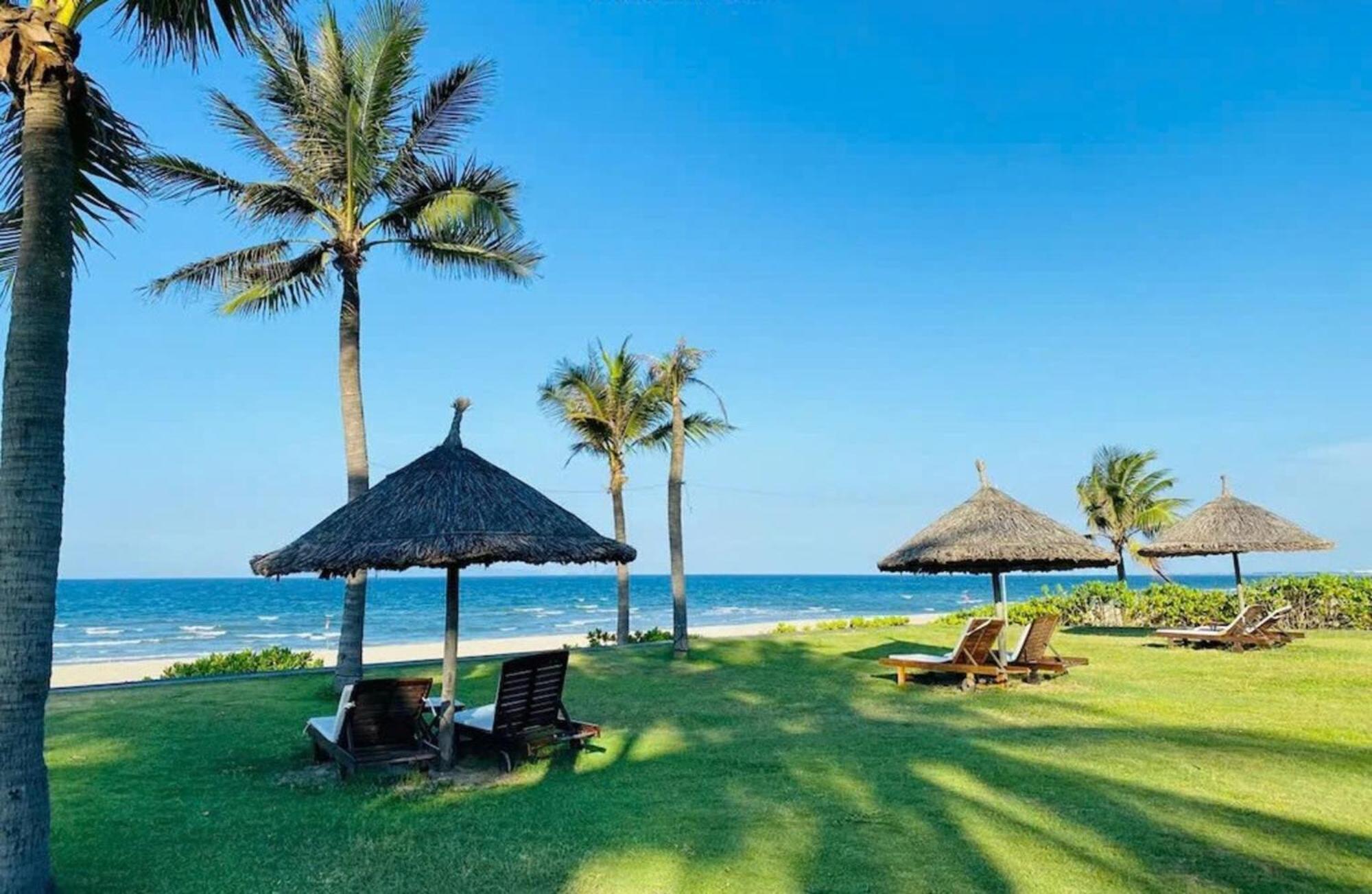 Deluxe Beach Villas By Danatrip Da Nang Exteriör bild