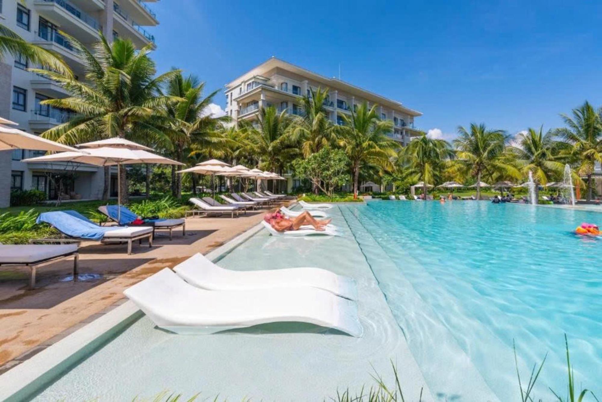 Deluxe Beach Villas By Danatrip Da Nang Exteriör bild