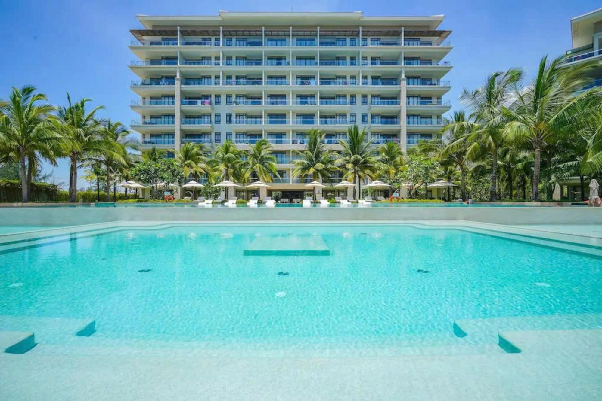 Deluxe Beach Villas By Danatrip Da Nang Exteriör bild